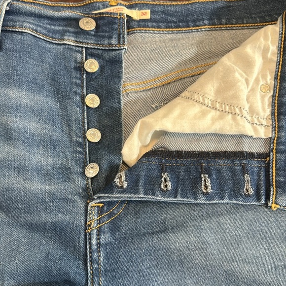 Levi's Wedgie Straight Jeans Button Fly Size 32 High Rise Distressed Denim - Picture 11 of 14
